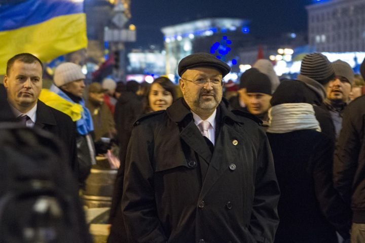 Lamberto Zannier among demonstrators at the Kyiv protests in December 2013